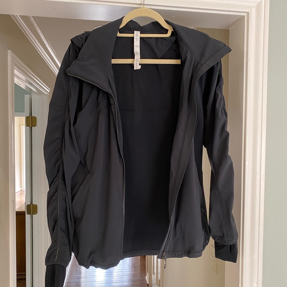 Black Lululemon running jacket